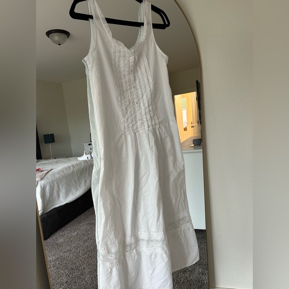 Elegant Pure White Vintage Sleep Dress - Picture 1 of 4